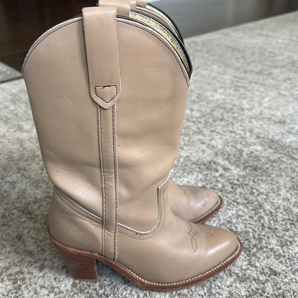 Frye 7102x Beige Pull On Cowboy Western Style Boots 5.5